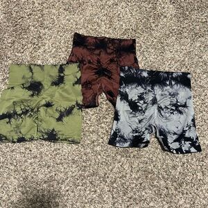 NEVER WORN SET OF 3
